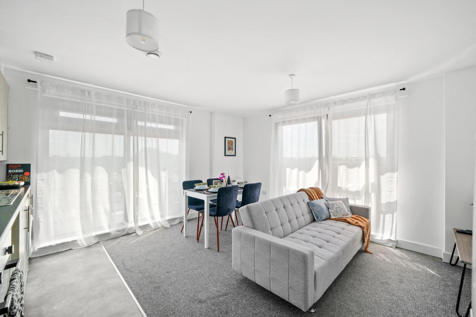One And Two Bed Apartments Slough Near Heathrow Colnbrook Bagian luar foto