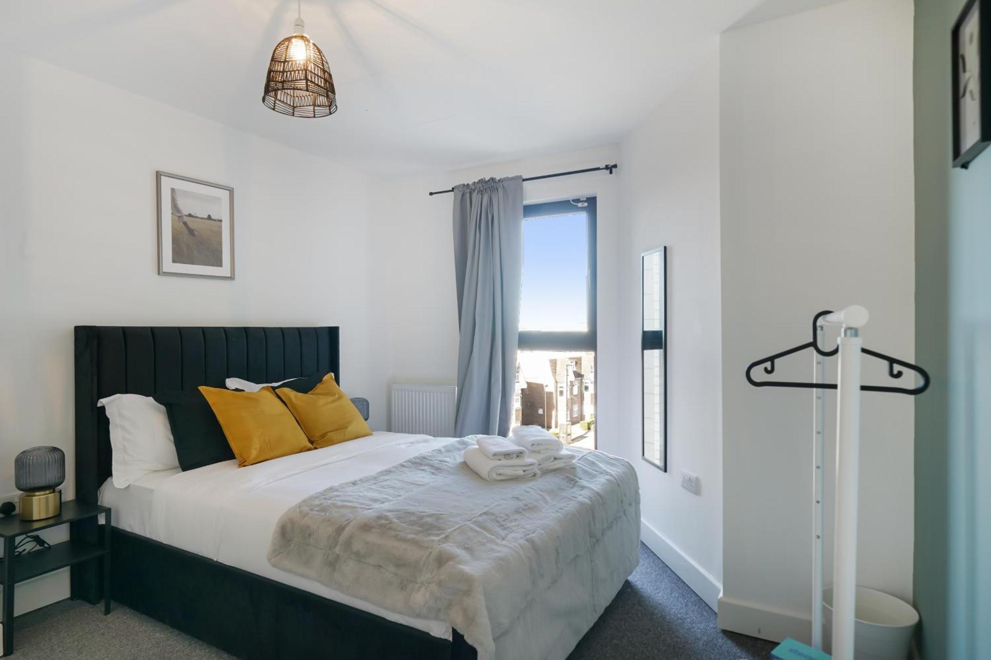 One And Two Bed Apartments Slough Near Heathrow Colnbrook Bagian luar foto