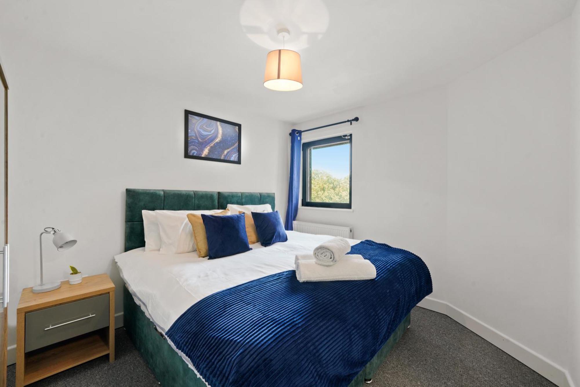 One And Two Bed Apartments Slough Near Heathrow Colnbrook Bagian luar foto