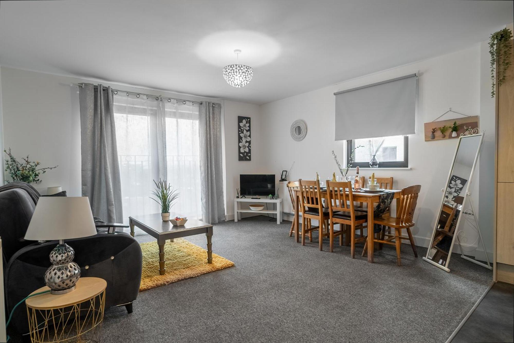 One And Two Bed Apartments Slough Near Heathrow Colnbrook Bagian luar foto