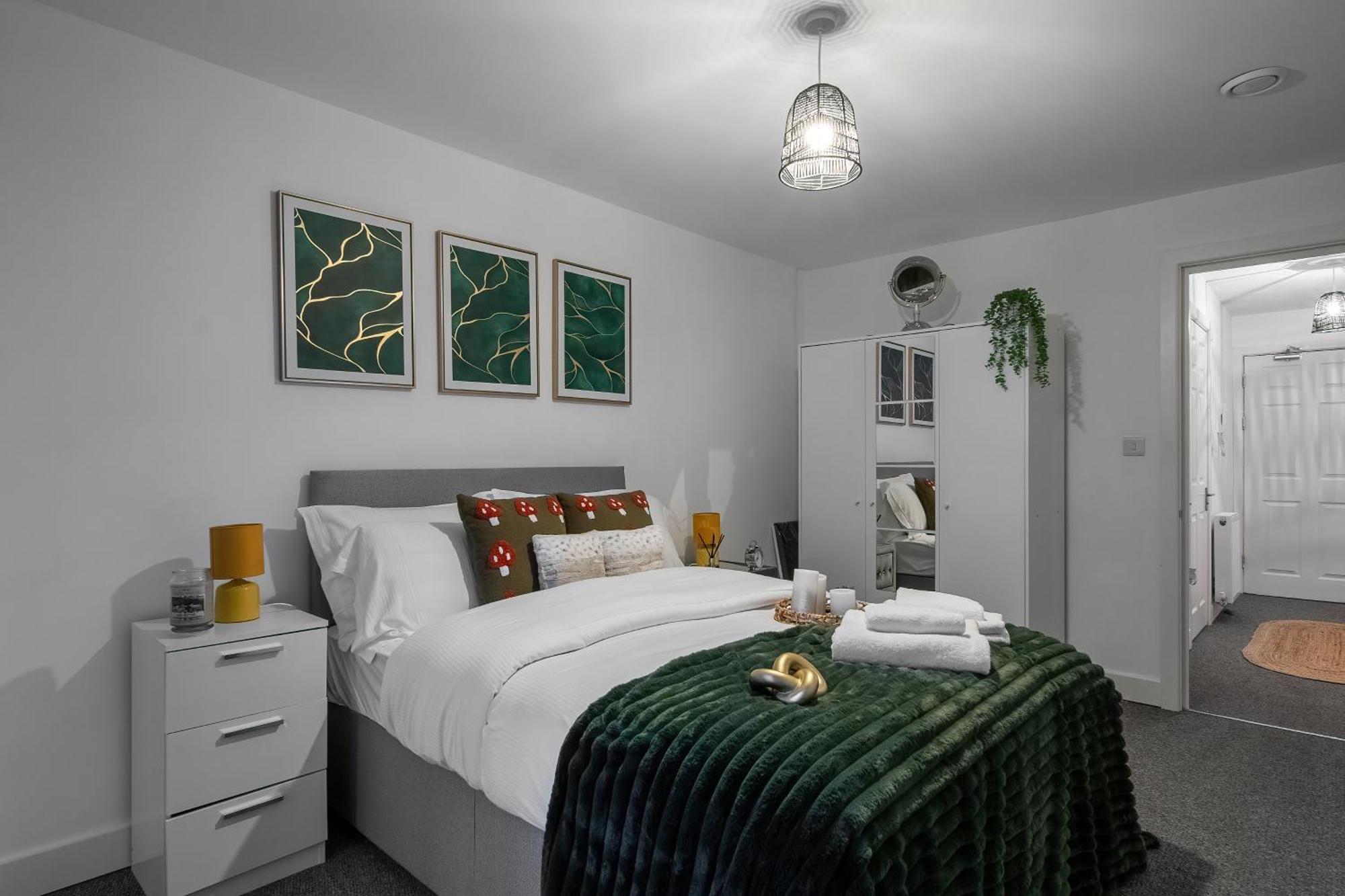 One And Two Bed Apartments Slough Near Heathrow Colnbrook Bagian luar foto