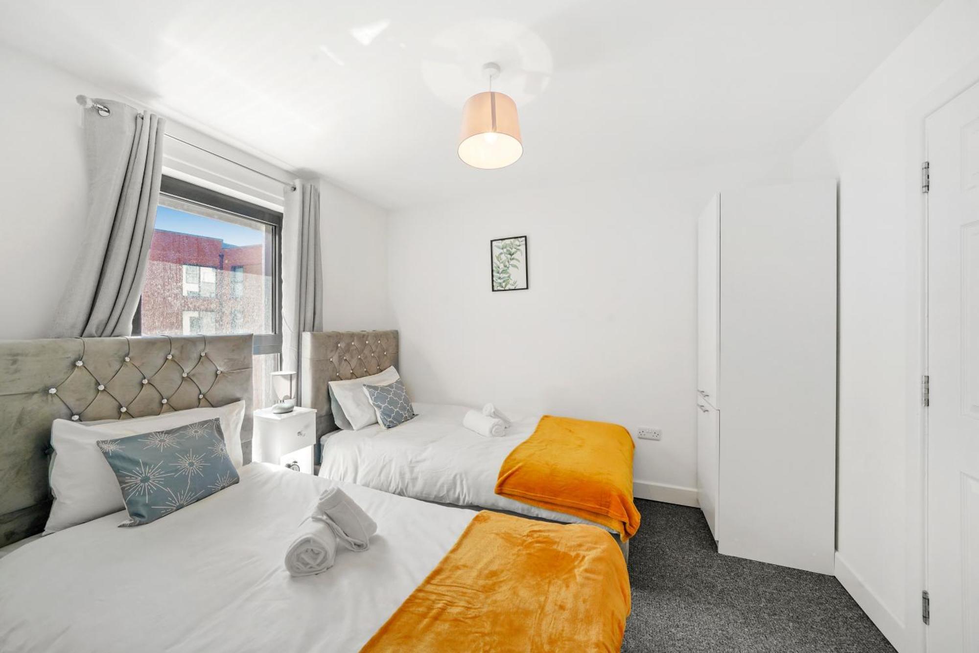 One And Two Bed Apartments Slough Near Heathrow Colnbrook Bagian luar foto