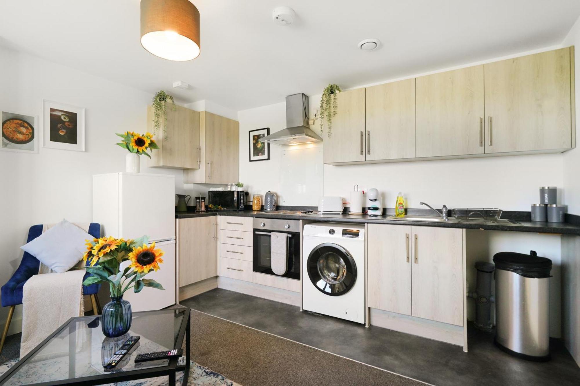 One And Two Bed Apartments Slough Near Heathrow Colnbrook Bagian luar foto