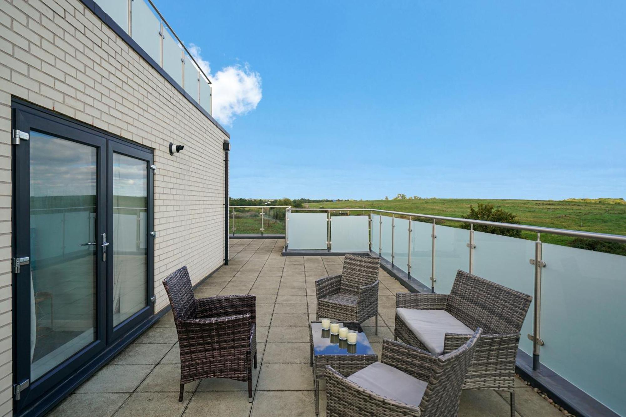 One And Two Bed Apartments Slough Near Heathrow Colnbrook Bagian luar foto