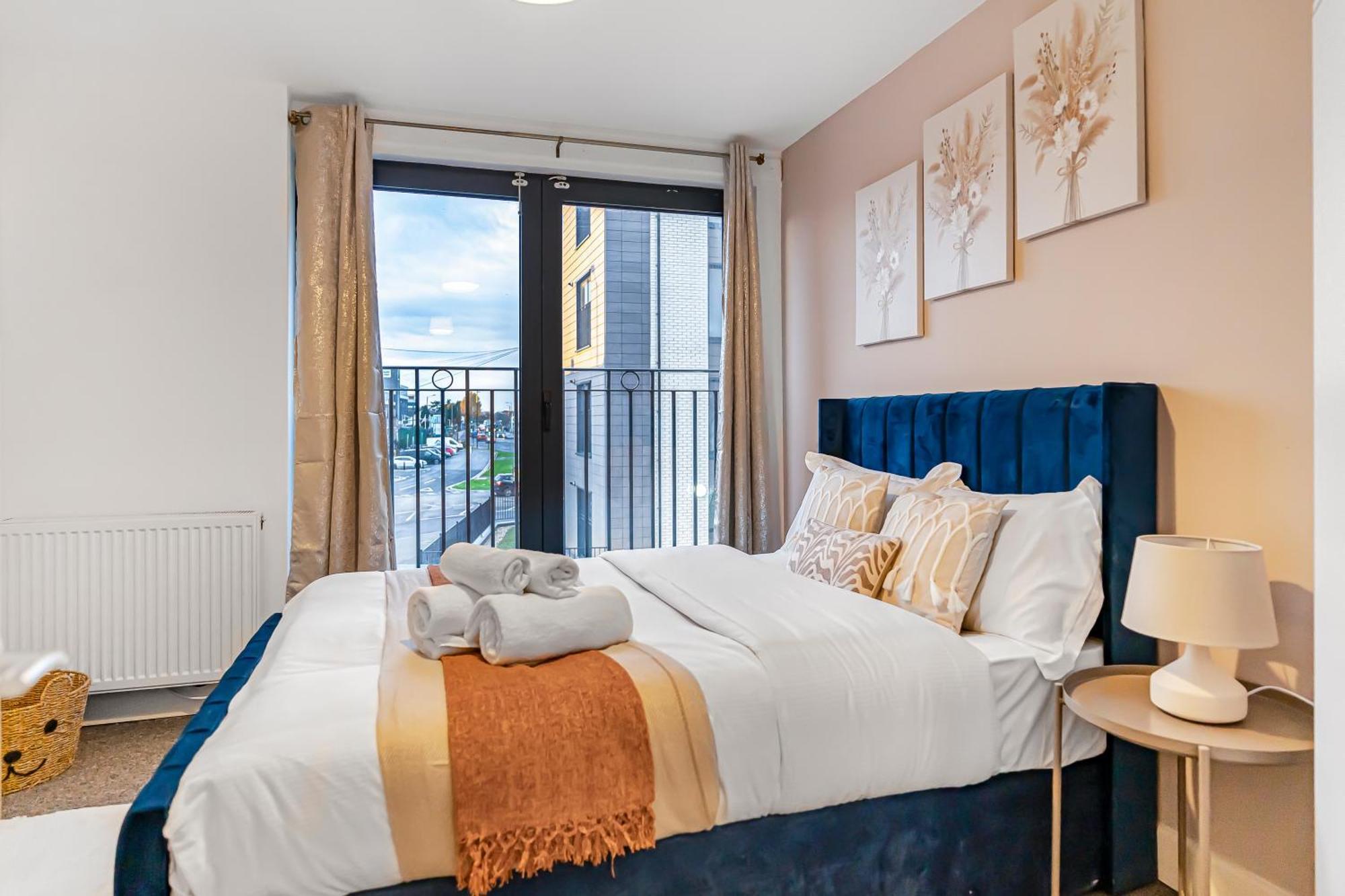 One And Two Bed Apartments Slough Near Heathrow Colnbrook Bagian luar foto